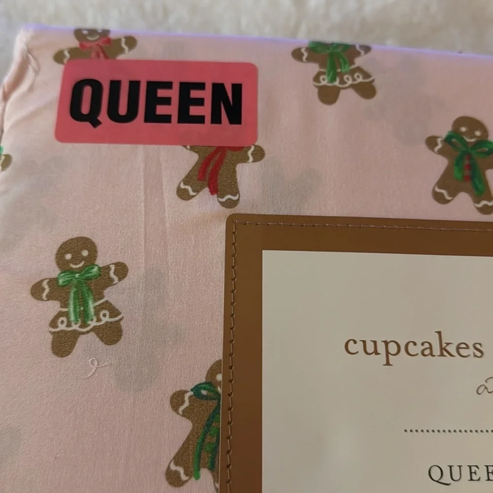 CUPCAKES & CASHMERE Gingerbread Treat Sheet Set in Pink